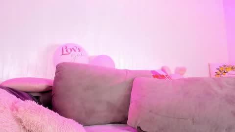 Natalie online show from 04.28.26