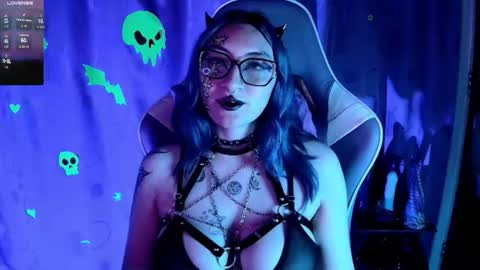   online show from 12.05.25