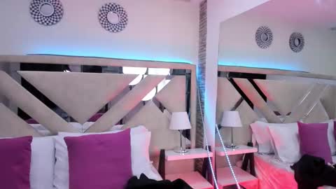 kimluna1 online show from 04.08.26