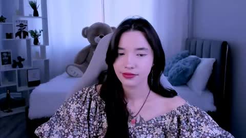 Snapshot of kimm_wong chatting on 05.19.26 kimm wong online show from 05.19.26