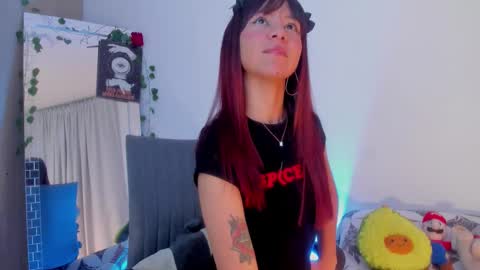 Snapshot of kimmcarter chatting on 10.28.25 Kimm online show from 10.28.25