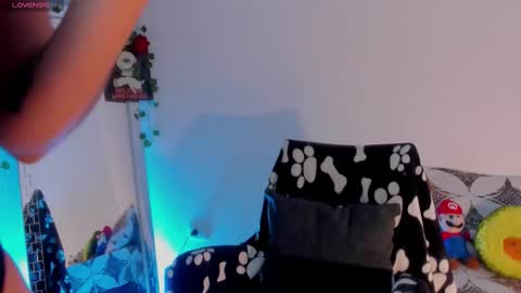 Snapshot of kimmcarter chatting on 11.27.25 Kimm online show from 11.27.25