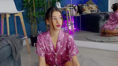 Snapshot of kimmdaviss chatting on 12.19.25 kimmdaviss online show from 12.19.25