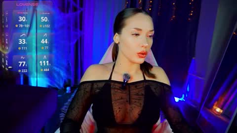 Snapshot of kimmeow_ chatting on 10.29.25 Kim online show from 10.29.25