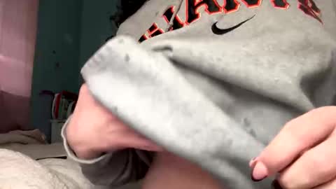 Snapshot of kimmimami chatting on 12.15.25 kimmimami online show from 12.15.25