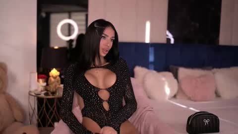 Kim online show from 10.25.25