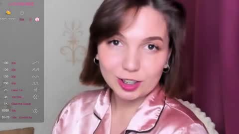 Snapshot of kindhazelhere_ chatting on 01.12.25 Hazel online show from 01.12.25