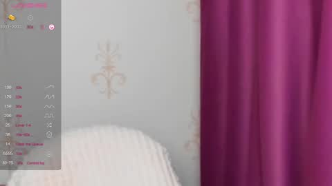 Snapshot of kindhazelhere_ chatting on 02.05.25 Hazel online show from 02.05.25
