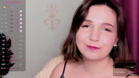 Snapshot of kindhazelhere_ chatting on 02.12.25 Hazel online show from 02.12.25