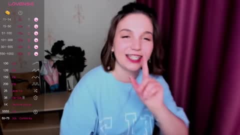 Snapshot of kindhazelhere_ chatting on 02.19.25 Hazel online show from 02.19.25