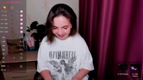 Snapshot of kindhazelhere_ chatting on 02.24.25 Hazel online show from 02.24.25