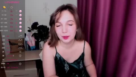 Snapshot of kindhazelhere_ chatting on 02.25.25 Hazel online show from 02.25.25