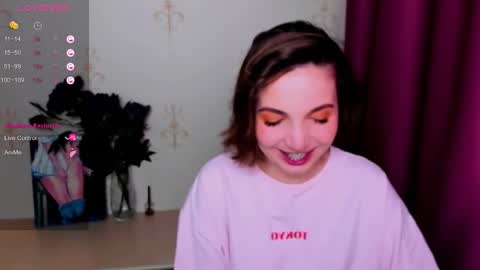 Snapshot of kindhazelhere_ chatting on 10.05.25 Hazel online show from 10.05.25