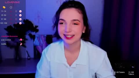 Snapshot of kindhazelhere_ chatting on 10.13.25 Hazel online show from 10.13.25