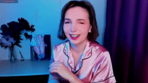 Snapshot of kindhazelhere_ chatting on 10.20.25 Hazel online show from 10.20.25