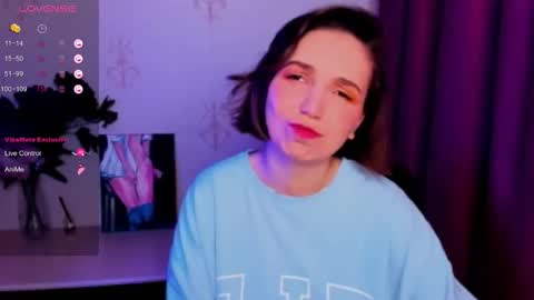 Snapshot of kindhazelhere_ chatting on 10.23.25 Hazel online show from 10.23.25