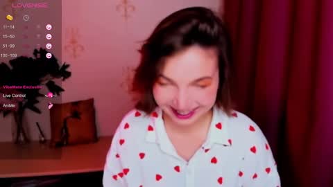 Snapshot of kindhazelhere_ chatting on 10.26.25 Hazel online show from 10.26.25