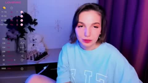 Snapshot of kindhazelhere_ chatting on 11.04.25 Hazel online show from 11.04.25