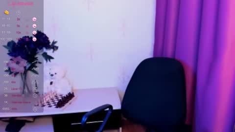 Snapshot of kindhazelhere_ chatting on 11.06.25 Hazel online show from 11.06.25