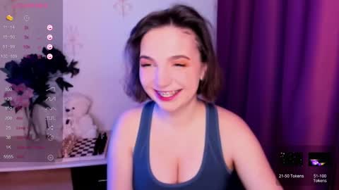 Snapshot of kindhazelhere_ chatting on 11.08.25 Hazel online show from 11.08.25