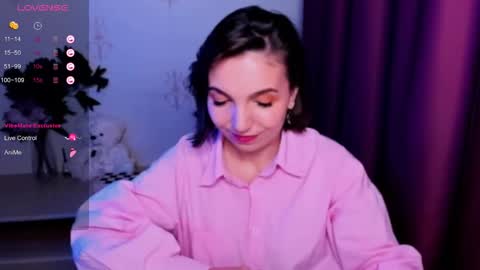 Snapshot of kindhazelhere_ chatting on 11.13.25 Hazel online show from 11.13.25