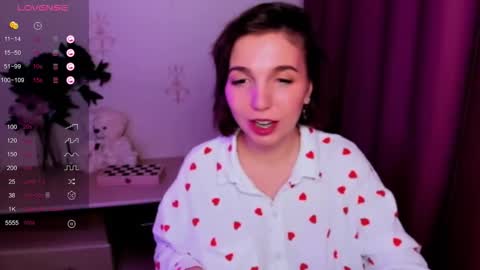 Snapshot of kindhazelhere_ chatting on 11.15.25 Hazel online show from 11.15.25