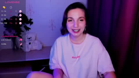 Snapshot of kindhazelhere_ chatting on 11.19.25 Hazel online show from 11.19.25