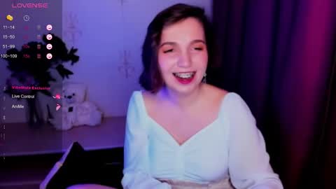 Snapshot of kindhazelhere_ chatting on 11.20.25 Hazel online show from 11.20.25