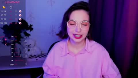 Snapshot of kindhazelhere_ chatting on 11.21.25 Hazel online show from 11.21.25