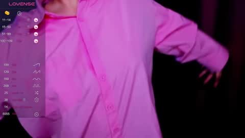 Snapshot of kindhazelhere_ chatting on 11.30.25 Hazel online show from 11.30.25