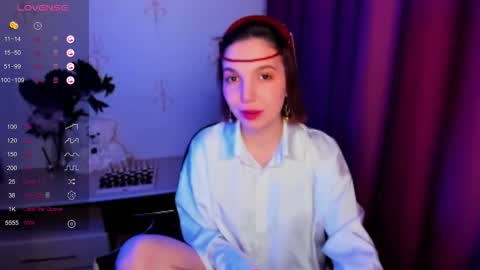 Snapshot of kindhazelhere_ chatting on 12.05.25 Hazel online show from 12.05.25