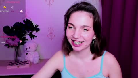 Hazel online show from 04.05.26