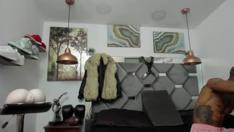 Snapshot of king_fitt_ chatting on 01.26.25 HOT MEN BLACK online show from 01.26.25