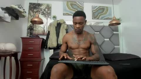 Snapshot of king_fitt_ chatting on 06.08.26 HOT MEN BLACK online show from 06.08.26