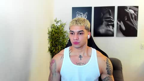 Snapshot of king_of_kings__ chatting on 12.02.24 king_of_kings__ online show from 12.02.24