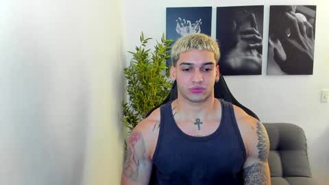 Snapshot of king_of_kings__ chatting on 12.02.24 king_of_kings__ online show from 12.02.24