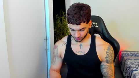 Snapshot of king_of_kings__ chatting on 12.31.24 king_of_kings__ online show from 12.31.24