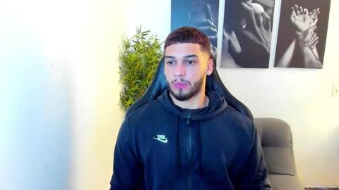 Snapshot of king_of_kings__ chatting on 02.14.25 king_of_kings__ online show from 02.14.25