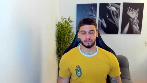 Snapshot of king_of_kings__ chatting on 02.24.25 king_of_kings__ online show from 02.24.25