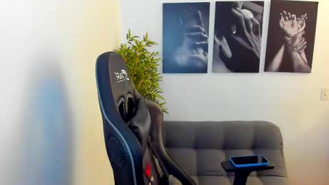 Snapshot of king_of_kings__ chatting on 02.25.25 king_of_kings__ online show from 02.25.25