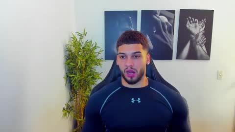 Snapshot of king_of_kings__ chatting on 03.08.25 king_of_kings__ online show from 03.08.25