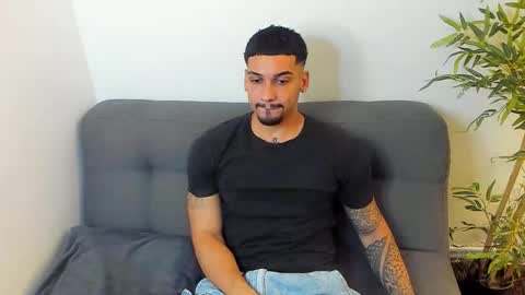 Snapshot of king_of_kings__ chatting on 09.20.25 king_of_kings__ online show from 09.20.25