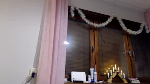 Snapshot of kingandprincess chatting on 12.08.24 sexysexyhotwetpinkredpussy online show from 12.08.24