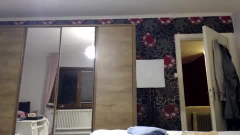 Snapshot of kingandprincess chatting on 09.20.25 sexysexyhotwetpinkredpussy online show from 09.20.25