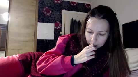 Snapshot of kingandprincess chatting on 11.27.25 sexysexyhotwetpinkredpussy online show from 11.27.25