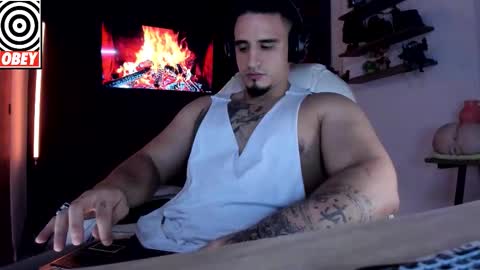 King Bear online show from 10.02.25