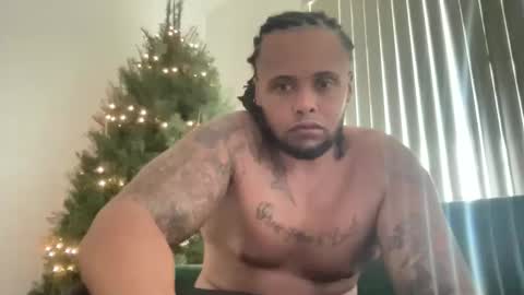 Snapshot of kingdabiggest chatting on 12.16.25 KingDaBiggest online show from 12.16.25