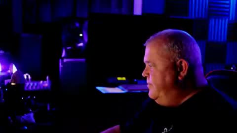 Snapshot of kingjamesviii chatting on 10.16.25 King James VIII online show from 10.16.25