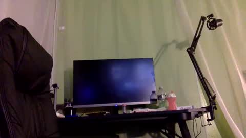 Snapshot of kinglibra420 chatting on 12.16.24 loyal fuck online show from 12.16.24