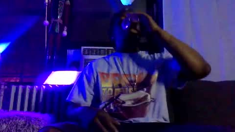 Snapshot of kinglibra420 chatting on 01.11.25 loyal fuck online show from 01.11.25